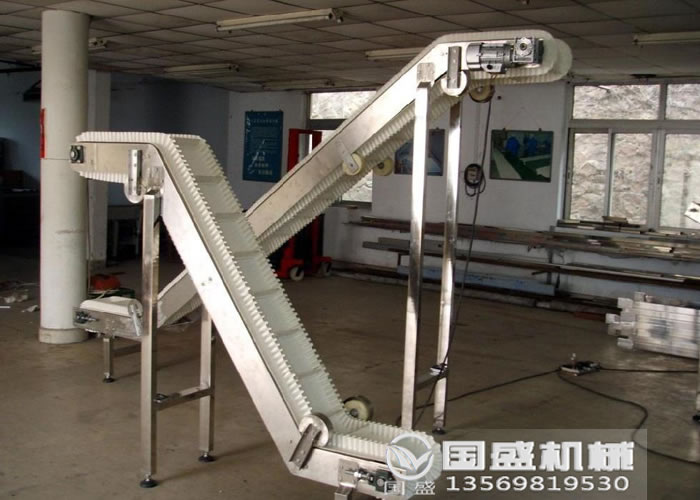 物流中心爬坡皮帶機(jī) 物流中心爬坡皮帶機(jī)