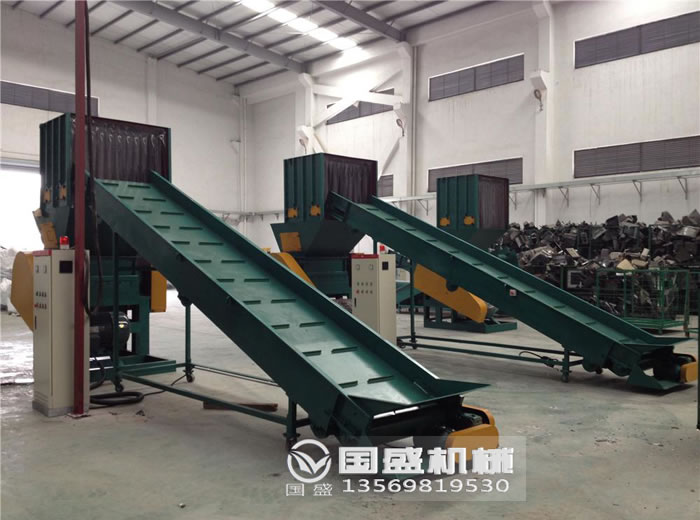 傾斜皮帶機(jī) 傾斜皮帶機(jī)